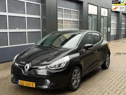 Zwart Gebruikt 2015 Renault Clio IV Night&Day Hatchback | € 5.950 (Eerlijke prijs)