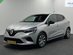 Grijs Gebruikt 2022 Renault Clio V Equilibre Hatchback | € 14.000 (Goede deal)