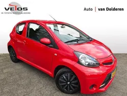 Rood Gebruikt 2012 Toyota Aygo Hatchback | € 4.500 (Eerlijke prijs)
