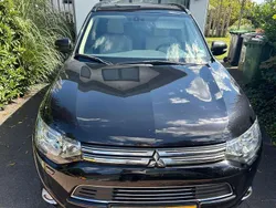 Zwart Gebruikt 2014 Mitsubishi Outlander P-HEV Instyle Stationwagen | € 6.500 (Goede deal)