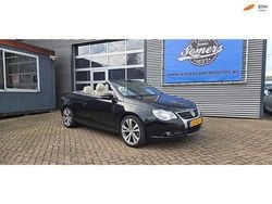 Zwart (metallic) Gebruikt 2009 VW Eos Highline Cabriolet | € 6.750 (Eerlijke prijs)