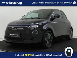 Zwart Gebruikt 2022 Fiat 500e Icon Hatchback | € 18.425 (Eerlijke prijs)
