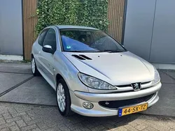 Grijs Gebruikt 2006 Peugeot 206 Quiksilver Hatchback | € 1.400 (Eerlijke prijs)