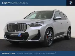 Saphirschwarz Nieuw 2025 BMW iX1 M Sport SUV | € 62.405 (Iets duurder)