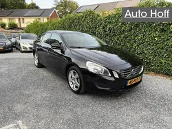 Zwart Gebruikt 2011 Volvo V60 Momentum Stationwagen | € 9.945 (Eerlijke prijs)