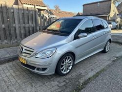 Grijs Gebruikt 2006 Mercedes B200 MPV | € 3.000