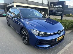 Blauw Gebruikt 2024 VW Passat R-line Stationwagen | € 49.950