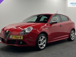 Rood Gebruikt 2016 Alfa Romeo Giulietta Super Hatchback | € 15.000 (Iets duurder)
