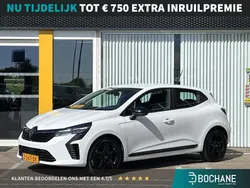 Wit Gebruikt 2024 Renault Clio V Black Edition Hatchback | € 18.295 (Eerlijke prijs)