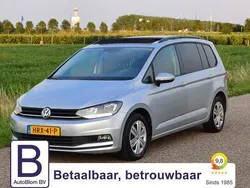 Grijs, metallic lak Gebruikt 2019 VW Touran Comfortline MPV | € 24.995 (Eerlijke prijs)