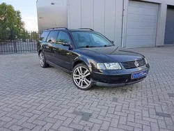 Zwart Gebruikt 1998 VW Passat Highline Stationwagen | € 2.940