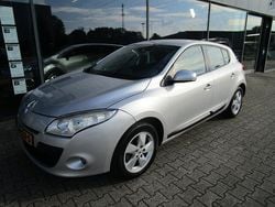 Grijs Gebruikt 2010 Renault Mégane III Dynamique Hatchback | € 3.950 (Eerlijke prijs)