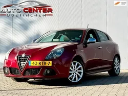 Rood Gebruikt 2011 Alfa Romeo Giulietta Distinctive Hatchback | € 3.699 (Eerlijke prijs)