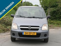 Grijs Gebruikt 2006 Opel Agila Essentia Hatchback | € 1.899
