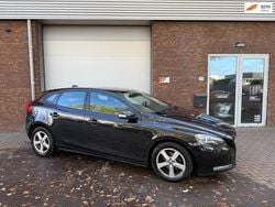 Zwart Gebruikt 2012 Volvo V40 Momentum Stationwagen | € 5.999 (Goede deal)