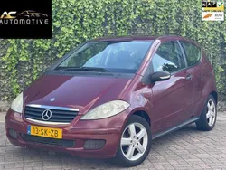Rood Gebruikt 2006 Mercedes A150 Classic MPV | € 1.950 (Eerlijke prijs)