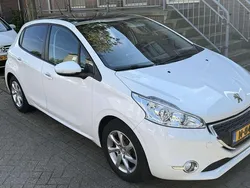 Wit Gebruikt 2013 Peugeot 208 Hatchback | € 2.000 (Super prijs)