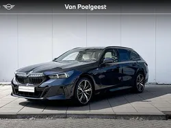 M carbonschwarz Gebruikt 2024 BMW 530e M Sport Stationwagen | € 63.900