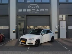 Wit Gebruikt 2015 Audi A3 Sportback Ambition Hatchback | € 14.450 (Eerlijke prijs)