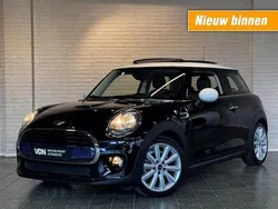Zwart Gebruikt 2017 Mini Cooper Business Hatchback | € 14.950 (Eerlijke prijs)