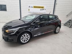 Zwart Gebruikt 2021 Renault Clio V Intens Hatchback | € 12.950 (Eerlijke prijs)