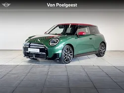 British racing green Gebruikt 2024 Mini Cooper Hatchback | € 31.895