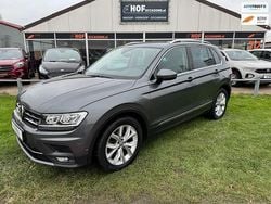 Grijs (metallic) Gebruikt 2019 VW Tiguan Highline SUV | € 21.750 (Super prijs)