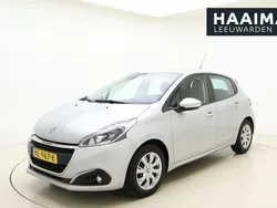 Rood Gebruikt 2017 Peugeot 208 Hatchback | € 8.950 (Eerlijke prijs)