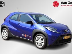 Blauw Gebruikt 2024 Toyota Aygo Play Hatchback | € 18.999 (Iets duurder)