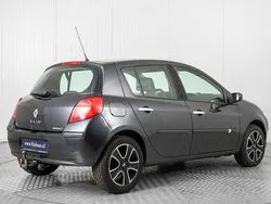 Grijs Gebruikt 2006 Renault Clio II Dynamique Hatchback | € 399 (Super prijs)