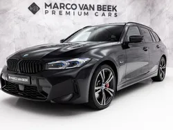 Zwart Gebruikt 2022 BMW 330e M Sport Stationwagen | € 44.850 (Iets duurder)