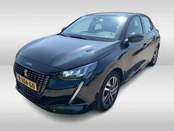 Zwart Gebruikt 2020 Peugeot 208 Allure Hatchback | € 13.550 (Goede deal)