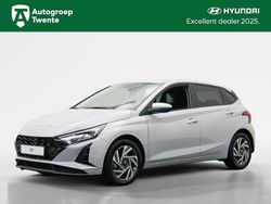 Lumen grey (grijs metallic) Gebruikt 2024 Hyundai i20 Comfort Hatchback | € 18.900 (Goede deal)
