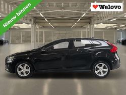 Zwart Gebruikt 2016 Volvo V40 Kinetic Stationwagen | € 10.950 (Duur)