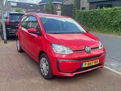 Rood Gebruikt 2017 VW up! Beats Hatchback | € 7.500 (Goede deal)