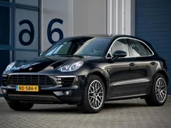 Zwart, metallic lak Gebruikt 2017 Porsche Macan Sport SUV | € 37.445 (Iets duurder)