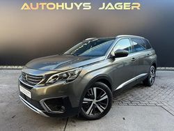 Grijs, metallic lak Gebruikt 2017 Peugeot 5008 Active MPV | € 18.950 (Eerlijke prijs)