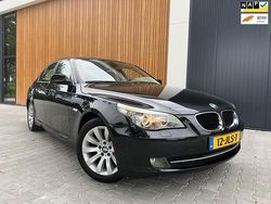 Zwart (metallic) Gebruikt 2009 BMW 520 Comfort Edition Sedan | € 2.950 (Super prijs)