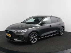 Grijs Gebruikt 2023 Ford Focus Style Hatchback | € 26.990 (Eerlijke prijs)