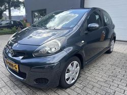Grijs Gebruikt 2009 Toyota Aygo Hatchback | € 2.995 (Eerlijke prijs)