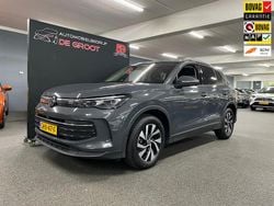 Grijs Gebruikt 2024 VW Tiguan Edition SUV | € 40.950 (Super prijs)