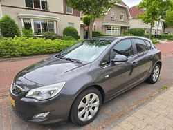Grijs Gebruikt 2011 Opel Astra Edition MPV | € 3.400 (Eerlijke prijs)