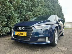 Blauw, metallic lak Gebruikt 2017 Audi A3 Sportback Sport Hatchback | € 15.500 (Eerlijke prijs)