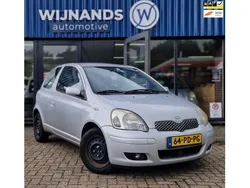 Grijs Gebruikt 2004 Toyota Yaris Sol Hatchback | € 1.395 (Eerlijke prijs)