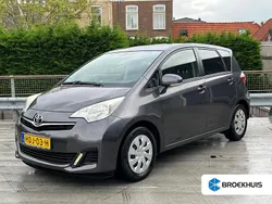 Grijs Gebruikt 2014 Toyota Verso-S MPV | € 10.990 (Goede deal)