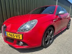 Rood Gebruikt 2014 Alfa Romeo Giulietta Exclusive Hatchback | € 8.499 (Super prijs)