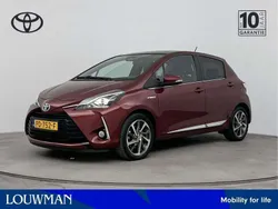 Rood Gebruikt 2017 Toyota Yaris Hybrid Executive Hatchback | € 17.445 (Goede deal)
