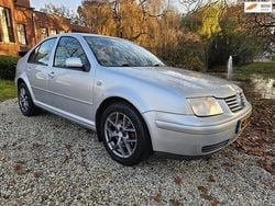Grijs Gebruikt 2001 VW Bora Sedan | € 2.499 (Eerlijke prijs)
