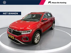 Rood Gebruikt 2023 VW T-Roc Life SUV | € 28.880 (Goede deal)