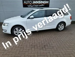 Wit Gebruikt 2014 Skoda Octavia Ambition Stationwagen | € 8.995 (Iets duurder)